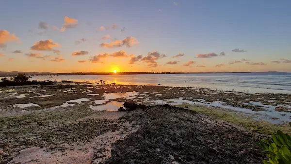Sonnenuntergang &uuml;ber Korallenk&uuml;ste, Philippinen