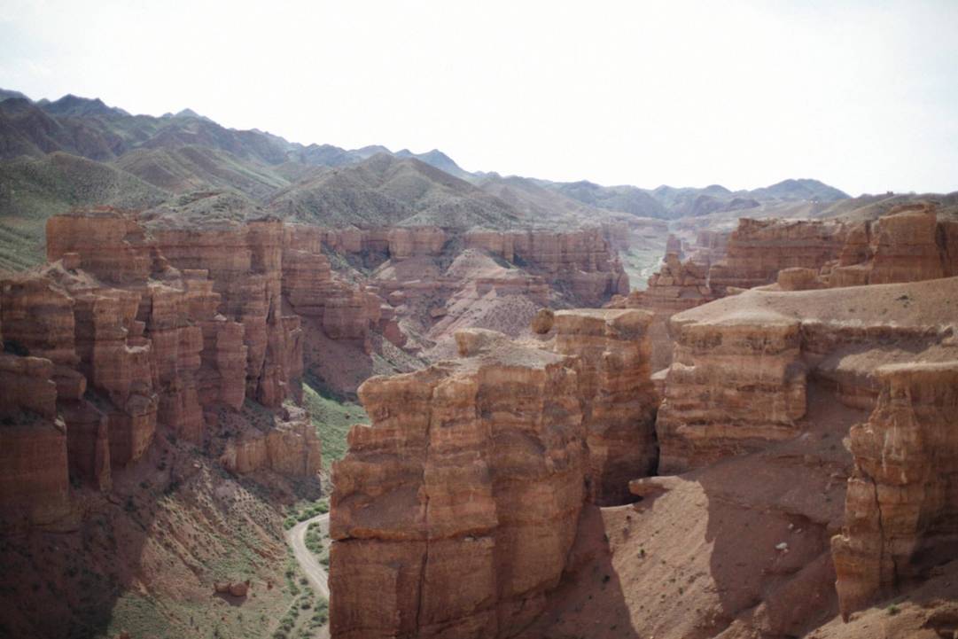 Vallée des Châteaux dans Canyon de Charyn: Points forts et astuces 3 Vallée des Châteauxvallee-chateauxCanyon de Charyn overview
