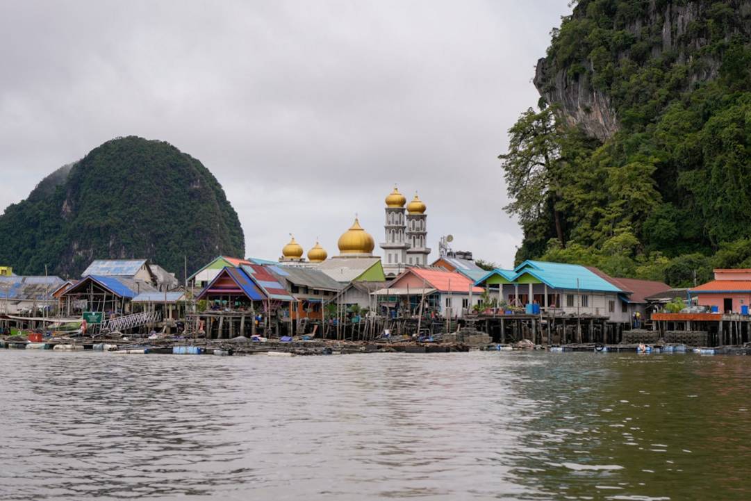 Village flottant de Koh Panyee dans Phang Nga: Points forts et astuces 15 Village flottant de Koh Panyeekoh-panyeePhang Nga scenery
