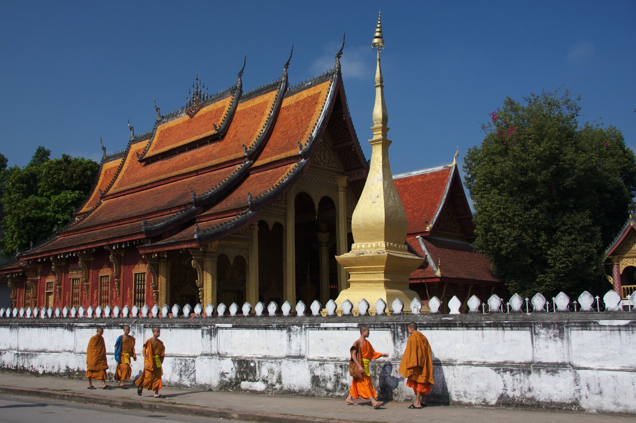 Les 11 principaux sites religieux du Laos : la procession aux aumônes à l'aube 33 Wat Sensoukharam, Luang Prabang religious landmark