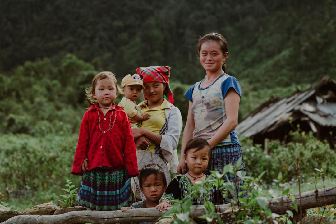 Laos etiquette