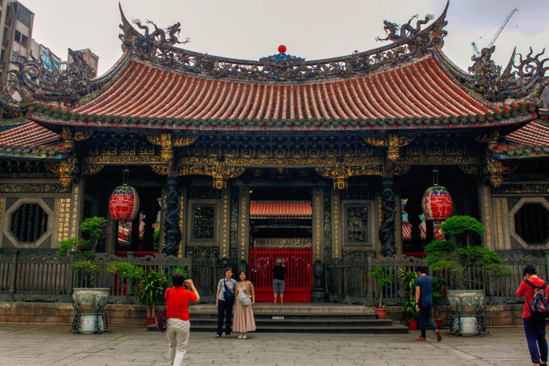 Taiwan travel clothing outfit