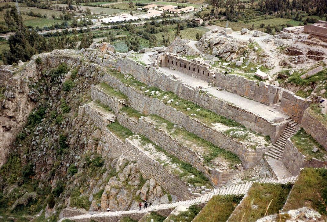 Top 9 choses à faire à Ollantaytambo, site Inca et village 17 L’odeur de terre humide et de feuilles de coca emplit les ruelles pavées du village inca.