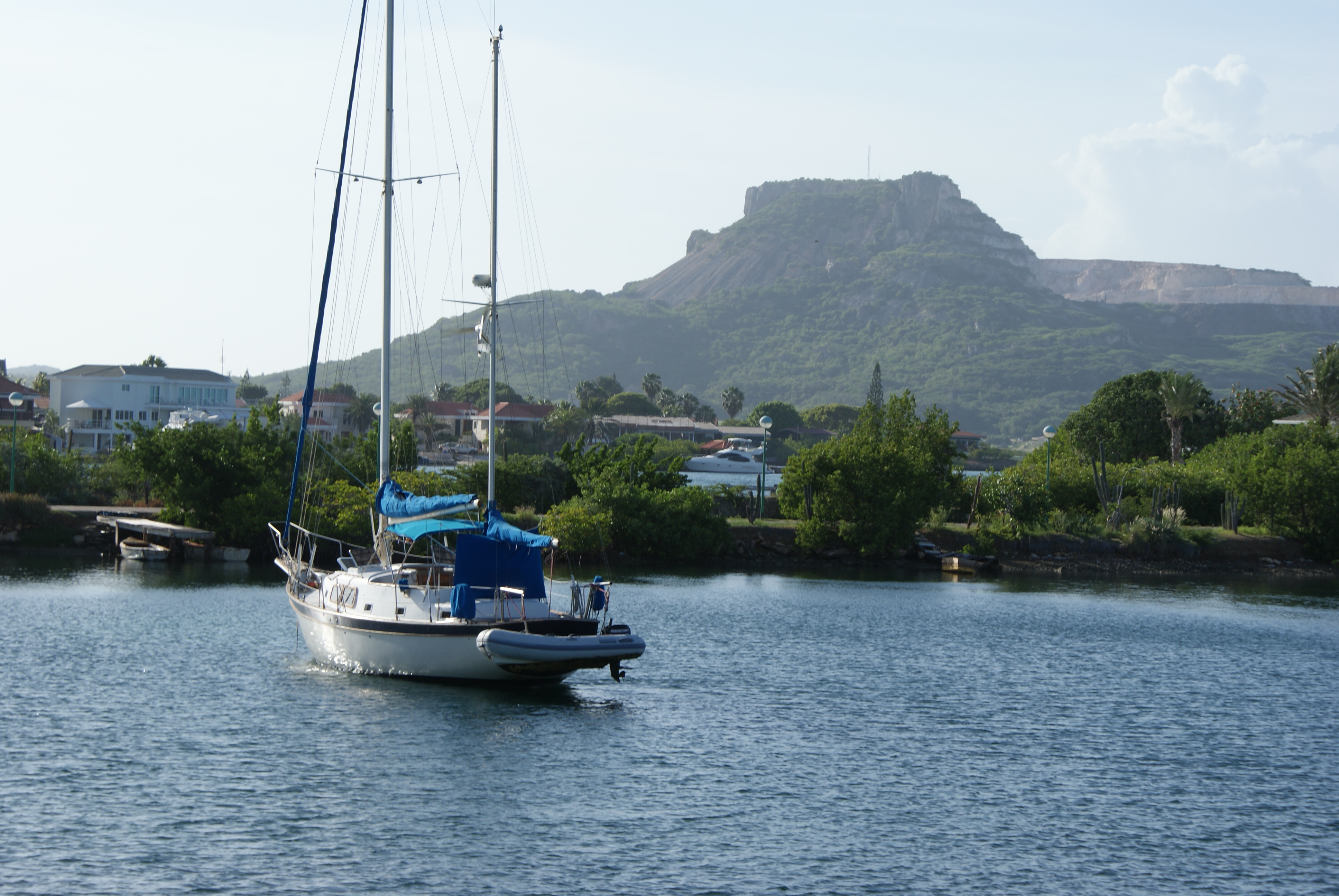 Tafelberg flat-topped hill overlooking the coast, Curaçao