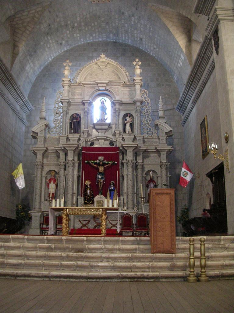 Les 22 principaux sites religieux du Pérou : syncrétisme andin et héritage inca 66 Puno Cathedral, Puno religious landmark
