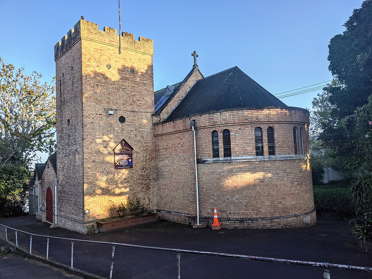 Les 20 principaux sites religieux de Nouvelle-Zélande : l’empreinte maorie dans l’architecture chrétienne 50 Church of St Alban the Martyr, Auckland religious landmark