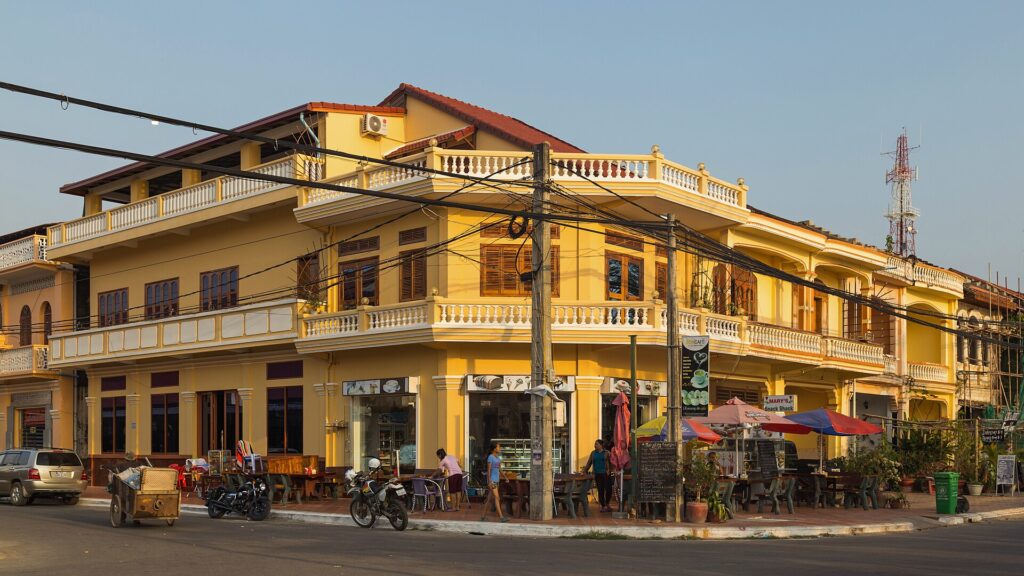 1920px 2016 Kampot2C Budynek ze sklepami