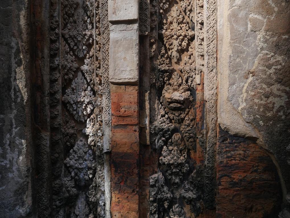 Angkor Archaeological Park streets