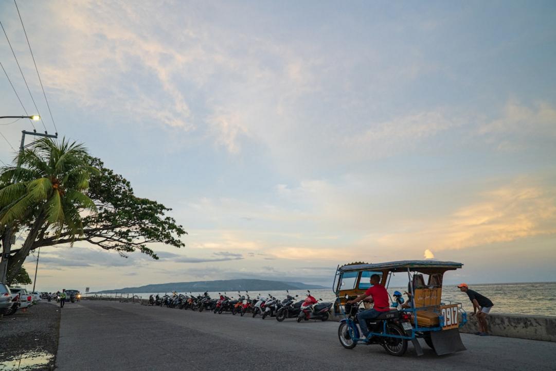 Driving in Philippines: Permit, Traffic and Safety 3 Philippines road