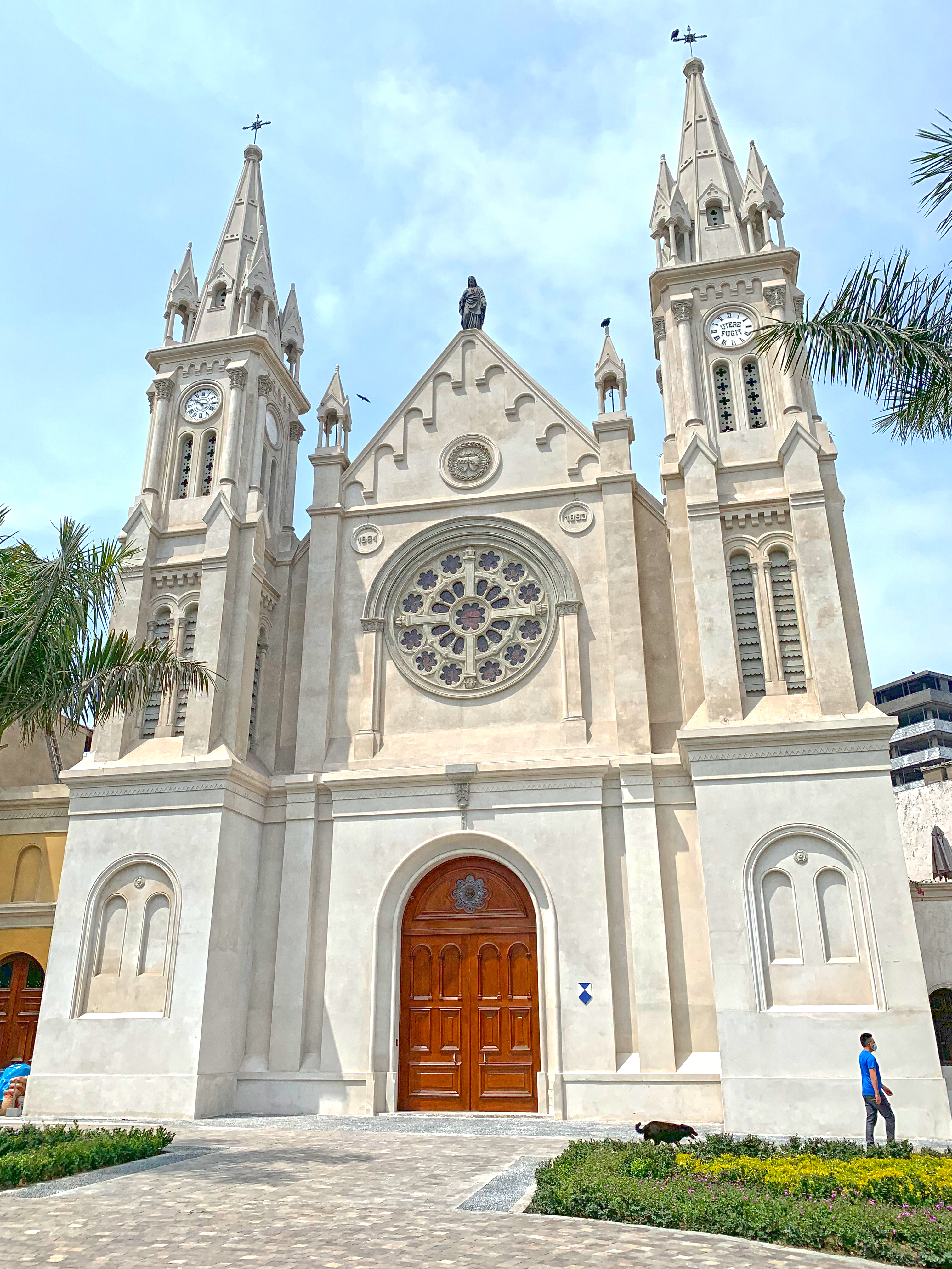 Les 22 principaux sites religieux du Pérou : syncrétisme andin et héritage inca 47 Sagrados Corazones - Recoleta, Lima religious landmark