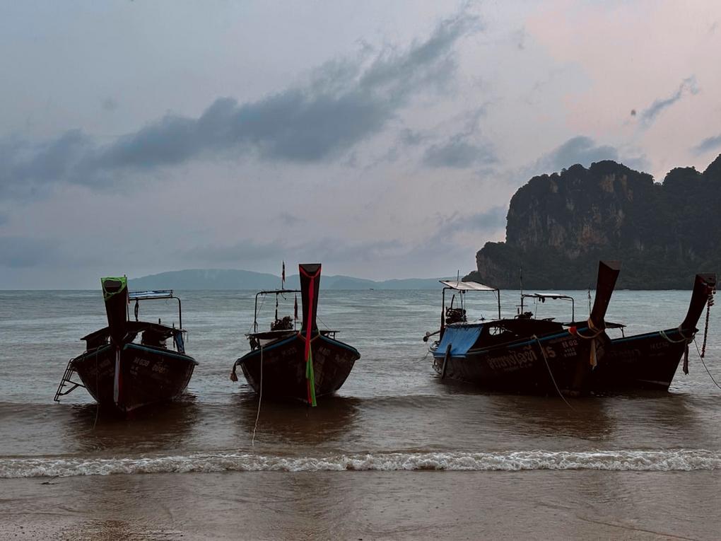 Railay Beach food scene