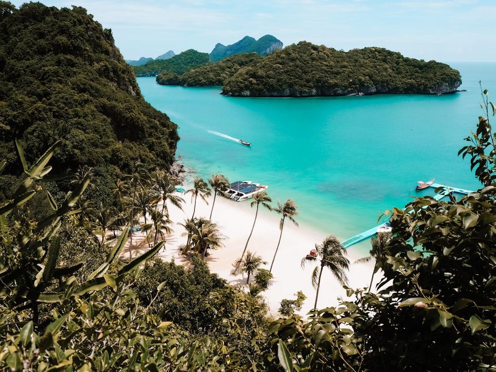 Experience Thailand's Vibrant Culture from Bangkok to Koh Phangan 9 Thailand temple bangkok 1 10