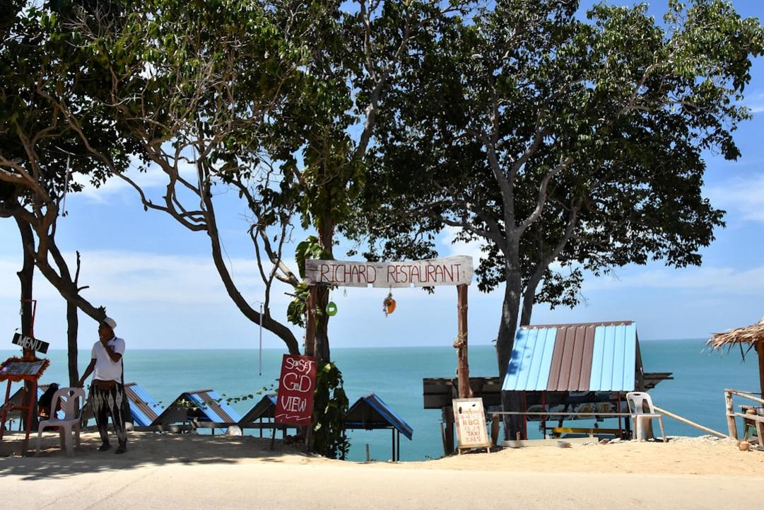 Experience Thailand's Vibrant Culture from Bangkok to Koh Phangan 16 Thailand temple bangkok 1 9