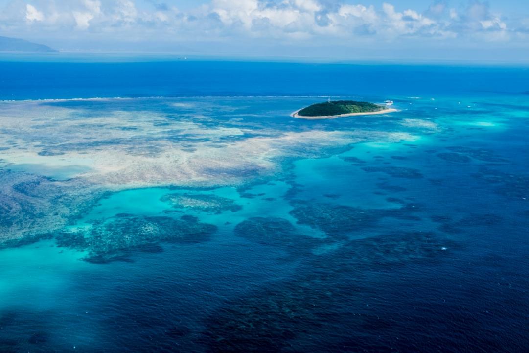 Maldives surf